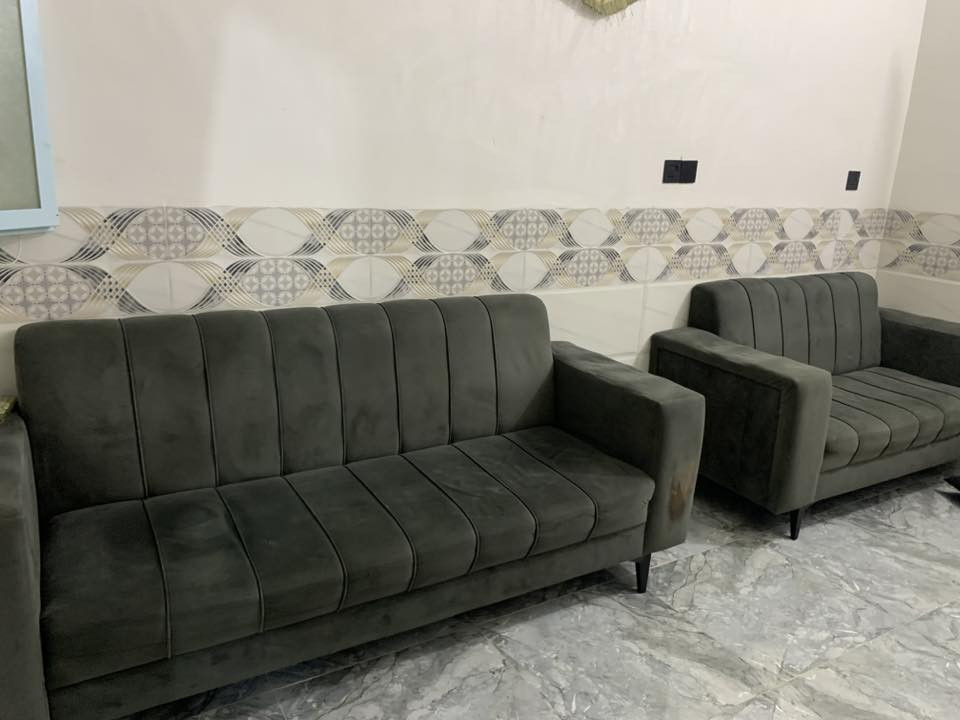 يالله 
تخم ٥ مقاعد ٧٥ وبيه مجال 
بوفيه نظيفه متر ونص ١٠٠ وبيها مجال 
سنك وكاونتر ٢٥٠ وبيه مجال 
كنتور ٥ أبواب ١٥٠ وبيه مجال 
كنتور ٢ ابواب كلش نظيف ١٢٥ وبيه مجال 

العنوان بغداد. الشعله 

‭٠٧٨١ ٨٩٥ ٢٤٢٧‬
