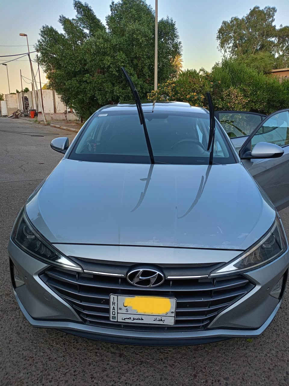 من رخصت الادمن
النتره موديل 2020 وارد امريكي 
رقم بغداد باسمي 
فول مواصفات 
جميع اجزاء السياره مكفوله عدا تكحيل قليل بالبونيد 
الكير AT
المحرك 2000
للاستفسار ***********
السعر المطلوب 135وبيه مجال
