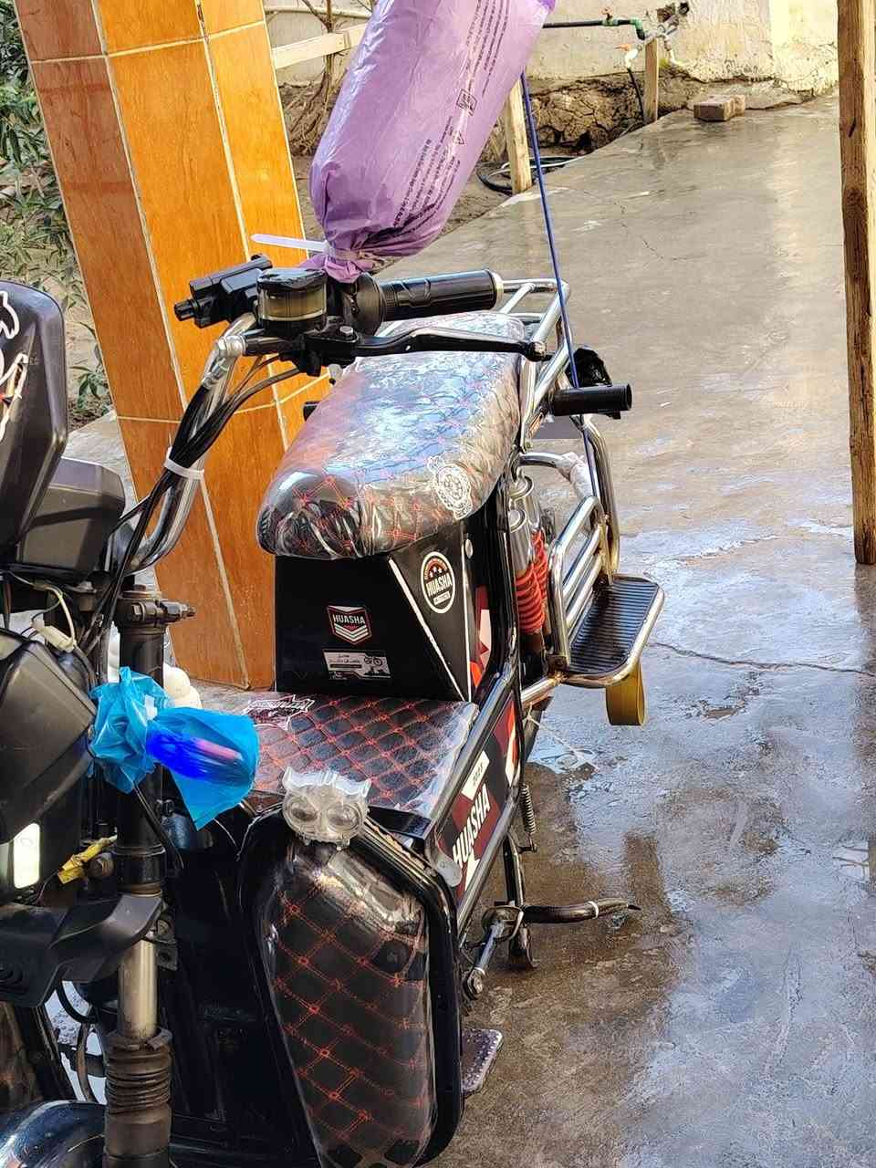 سلام عليكم ماطور شحن نوعيته هيوشه موديل 20023بطاريات عله فحص ماطور من كلشي شغال سعر 400الف وبي مجال رقم الهاتف ***********
