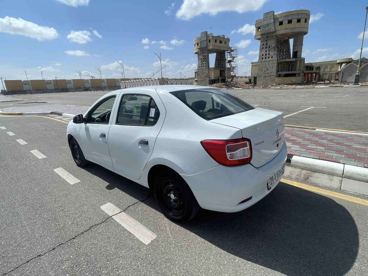 رينو سمبل2017 للبيع رقم واسط بيها ضربه بل جاملغ الامامي 
السياره محتاجه ترتيب ابيع على هلوضع كير مكينه مكفولات 
سعرها ٥٨ العنوان كربلاء 
 ***********
