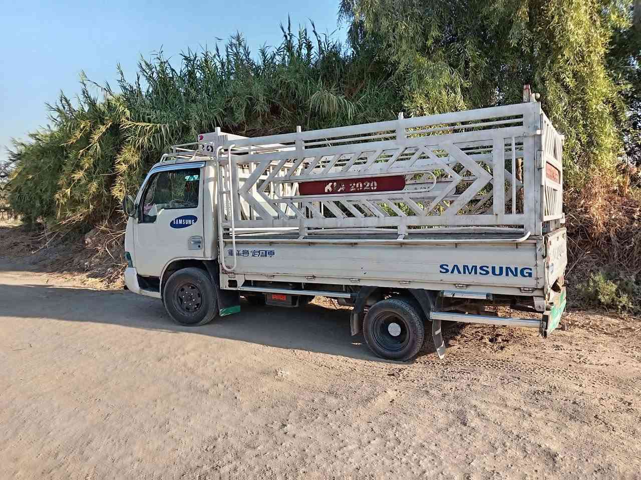 السلام عليكم سامسونك موديل 2000 محرك كير حداديه مكفول رقم بغداد سنويه 28 السعر 50 وبيه مجال اتصل وتدلل *********** مكاني كربلاء
