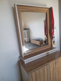 ميز تواليت • ٤٠ • بي مجال