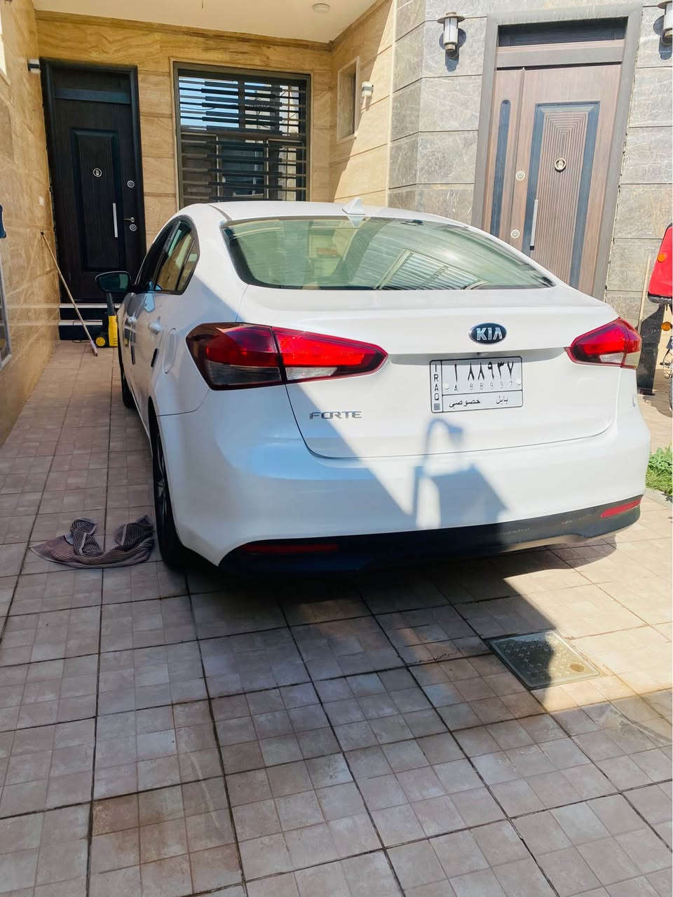 السلام عليكم فورتي موديل٢٠١٨ ابيض محرك ٢٠٠٠ دوش السياره بيها كلير بدون دواخل مكانها الحله *********** حلة, بابل
