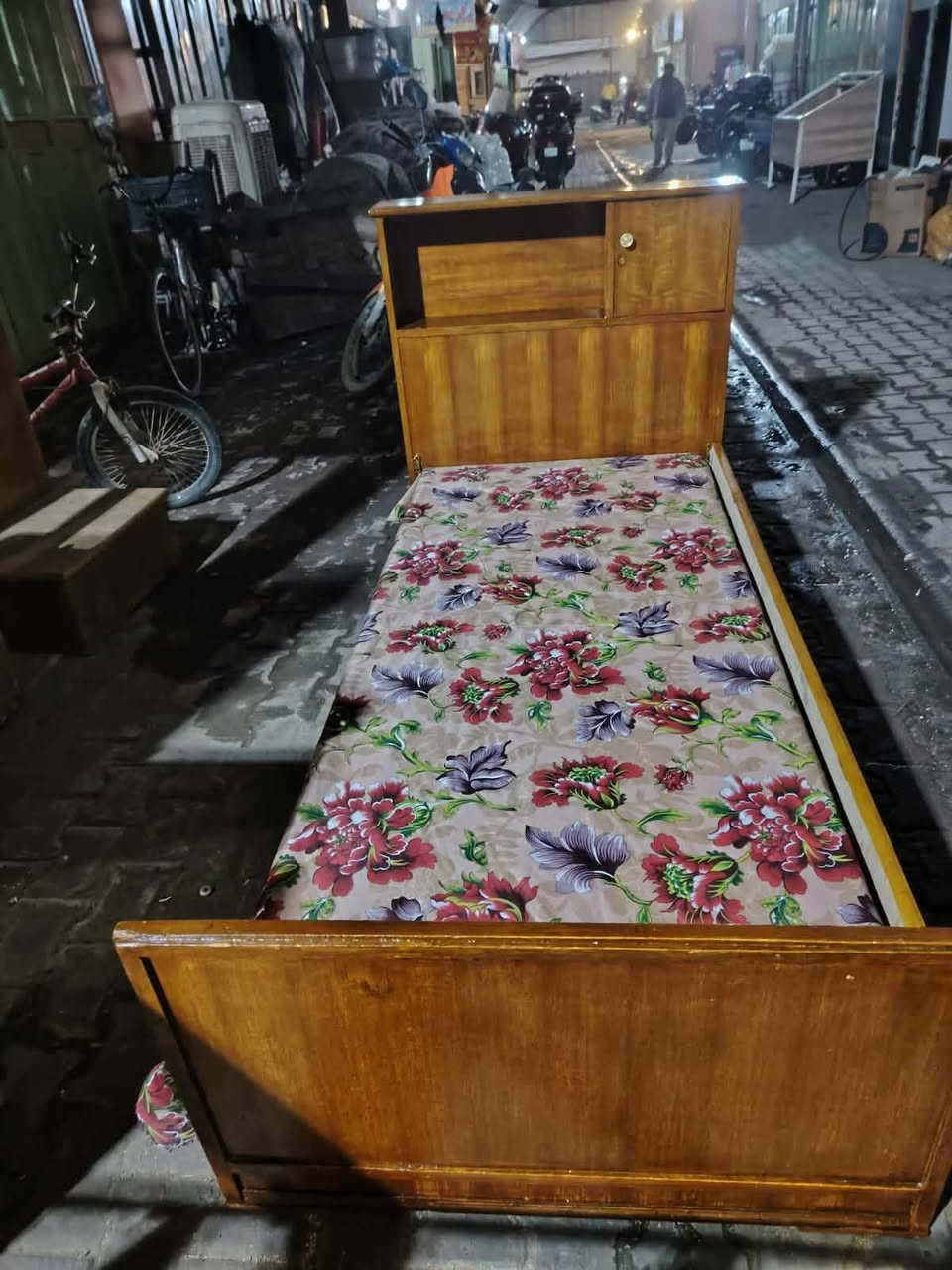 أغراض للبيع كلمن وسعره تزكام نجارة للاستفسار الاتصال على الرقم *********** العنوان كوت سوق القصاصيب سوك المسكف القديم قرب ساحه الخبازات قرب غازي ابو العطاريات
