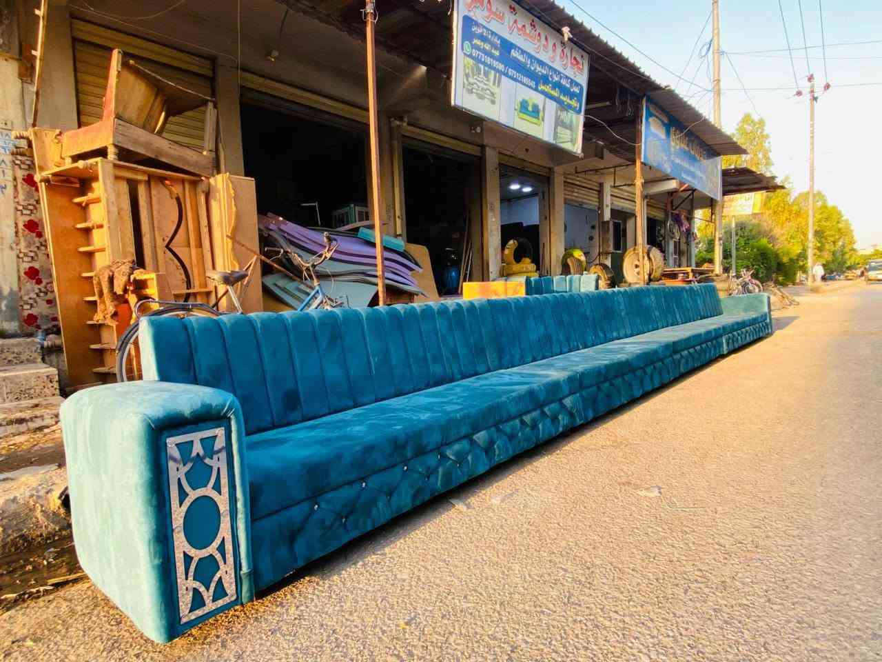 الديوان ليس مجرد أثاث... إنه عنوان للذوق وهيبة للبيت، ونحن نصنعه بكل شغف وإبداع ليبقى الجمال حاضراً في كل زاوية. نجارة ودوشمة سومر ❤️ لعمل جميع أنواع الديوان والطخم عنوان حي سومر تقاطع الثاني مقابل كوفي القمة *********** واتساب/ انتصال

