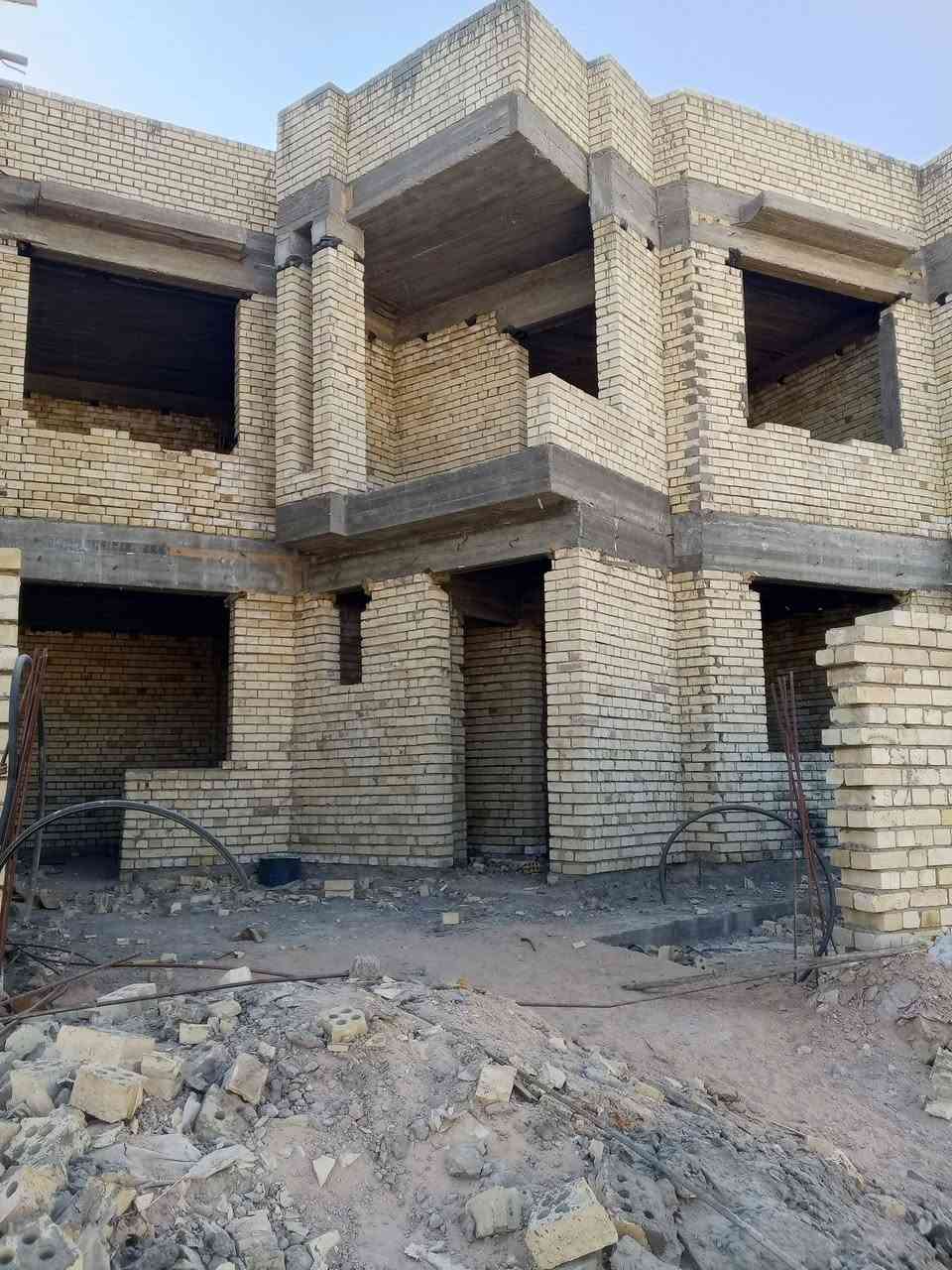 السلام عليكم نجار من بغداد متفرغ حاليا ***********
