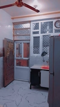 بيت 100.م للبيع الموقع مدينة بغداد 07765984539