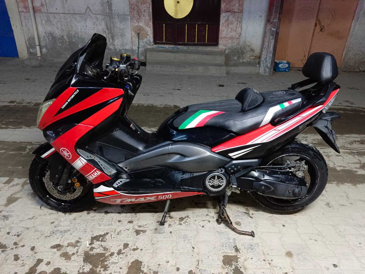 سلام عليكم تي ماكس 2011 مكينه مكفوله ضمان سعره 27 وبيه مجال حك الجيه نقصه بس دوسه وحاضن راديتر وربط كلوبات البجم فقط تاخذه تترحملي عليه مكينه بل جيس  عنواني بغداد الحريه
الرقم ***********
واتساب ***********
