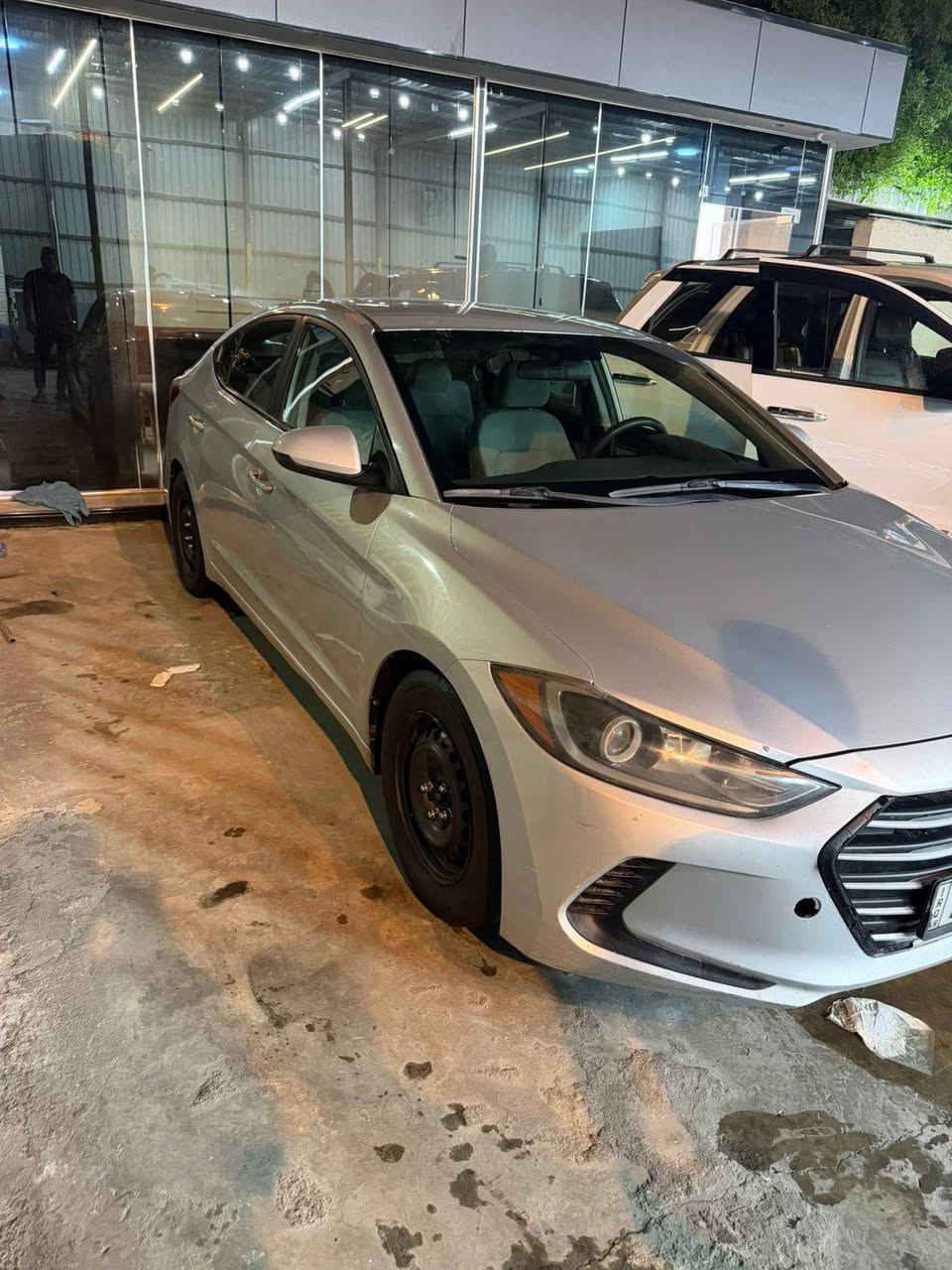 النترا امريكي مديل 2018
السونار داخل الصور 
للمعلومات السيارة داخلة فقط دعامية خلفية التبديل والصبغ البيها حادث دراجة السعر كلش مناسب 
110$
  رقم جديد 
هزة جديدة 
حدادية وتخم تاير وكير ومكينة كفالة 
رقم صاحب السيارة ***********
