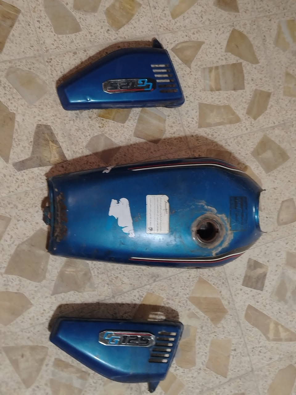 مكاني نجف ***********
السلام عليكم تانكي وصفاحيات للبيع التانكي بي فتحه بسيطه تنسد ب خبط امريكي ب٢
