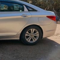 يوجد ويلات مع تخم تاير نضيف حجم ١٦ مال سوناتا ٢٠١٤ بسعر مناسب ٠٧٧٠٥٧٧٠...