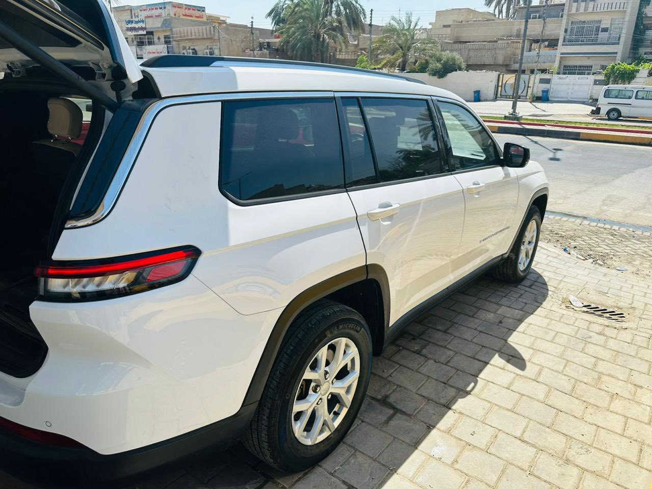 سلام عليكم  جيب 2023  وارد امريكي
ماشيه 16 الف بدون رقم 
حادثها جاملغين وبنيد مبدلات ومصبوغات  بدون لغد بدون شواصي شرط الفحص  
فئه لمتد
مواصفات  فول 
داخل جلد لون ابيض وكشن منفصل 
 كشنات تدفئه وتبريد
شاشه اعطال بلدشبول 
رادار امامي تحديد سرعه وتوقف ذاتي 
شفتات بلستيرن 
5  كامرات 
كشن خزن ميموري 
بانوراما 
تبريد ٣ قطع 
تحكم تبريد خلفي منفصل 
صندوق كهربائي 
تشغيل عن بعد 
توقف ذاتي خلفي 
رادار نقطه عمياء جانبي 
مازدات وبلوجكترات لد زنون بلادي 
سياره جاهزه ومابيها اي نقص ولا كلوب مشتغل بلدشبول 
كير مكينه حداديه كهربائيات ع وضع الشركه 

السعر  270$ وبيها مجال بسيط 
بدون رقم 

مكان السياره بغداد 
للأستفسار
***********
