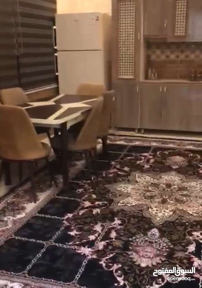 بيت مؤثث طابقين للايجار في جادريه مربع الرئاسي تفاصيل ٤ غرف نوم سويت وصاله وهول ومطبخ وكراج للاستفسار ***********
