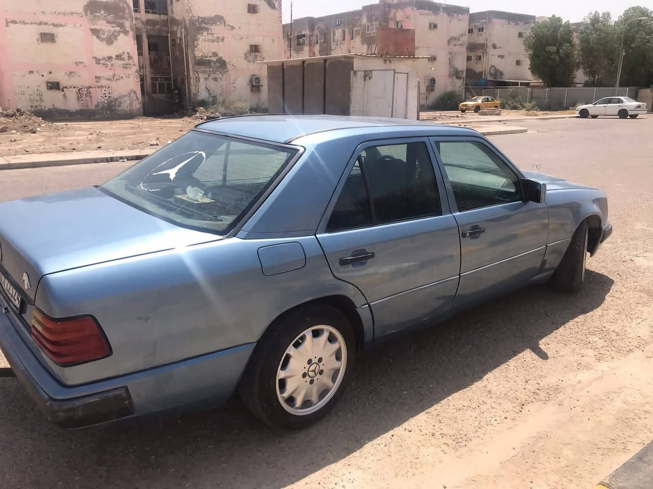 السلام عليكم عندي مرسيدس دب  محور vvt3000للبيع  او المراوس اربيل*********** للاتصال
