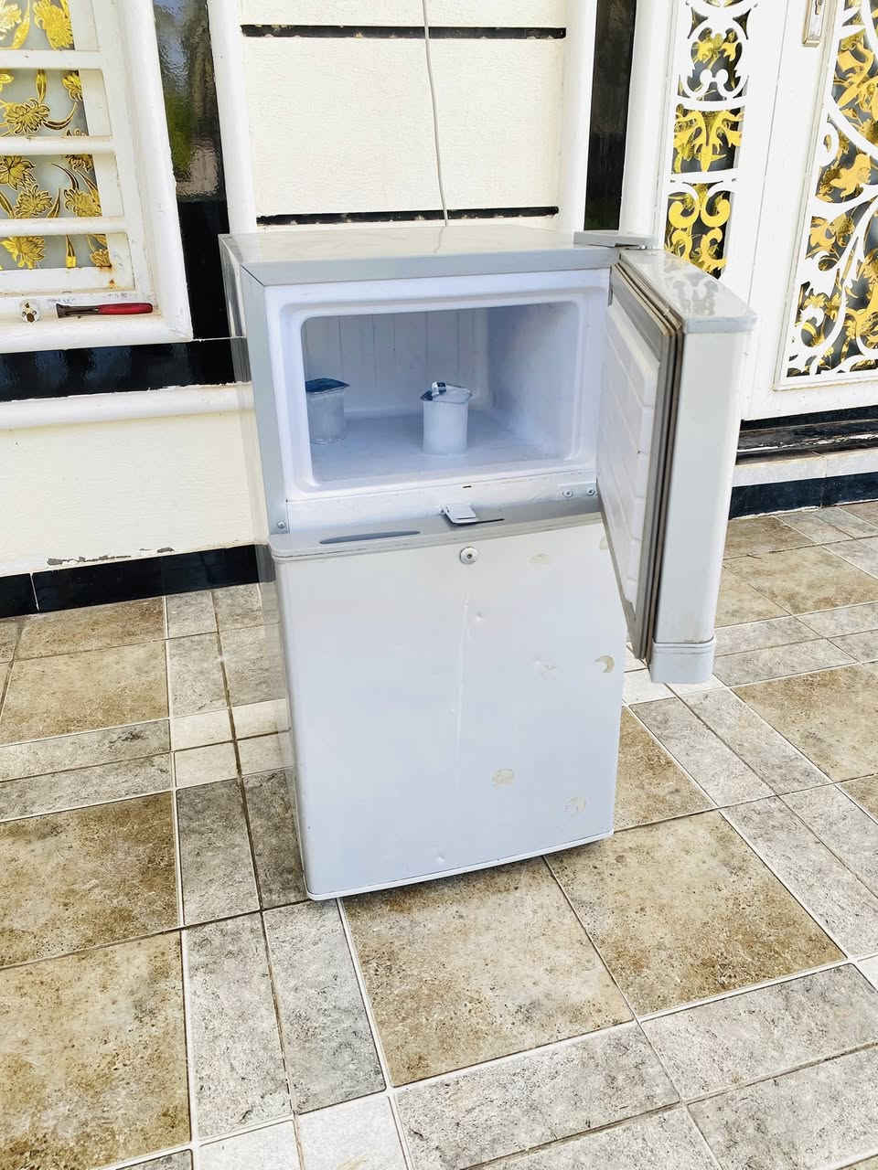 ثلاجة صغيرة نظافة 100٪ السعر 100 المكان المحاويل


**إذا كنت صاحب هذا الإعلان وتريد حذفه لأي سبب، رجاءا أرسل رسالة إلى الدعم الفني**