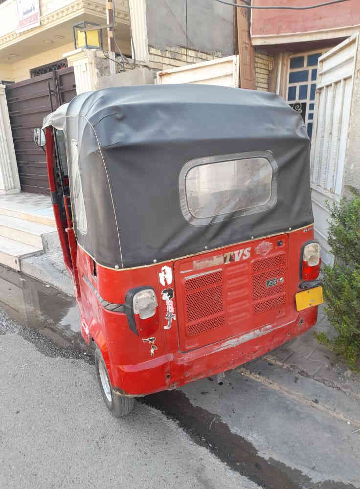 السلام عليكم تيك توك للبيع سعر مليونين و400 بها مجال بسيط للشراي موديل 18 جاهزه للشارع 1000 دينار ما تذب عليها بغداد الحسينيه ***********
