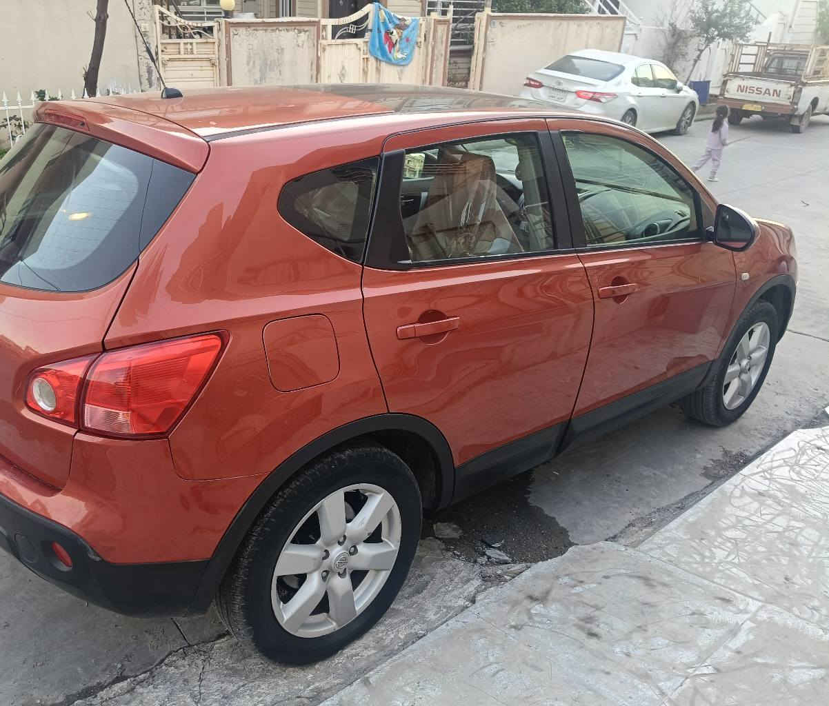 نيسان قاشقا بؤفرؤشتن مؤديل 2008 ره قه م سليماني بي بؤياخ بي سارد فول مواسه فات سقفي پانؤرامايه ئاوينه ي كاره باييه و ئه خه ويت سوكان فوليؤم تحديد سورعه بيلاد شاشه و كاميرايه ده بل گير عادي و توماتيك كوشن جلده ناو قاوه يي ده بل اكسل چوار تايه ي تازه ي له سه ره250000 رؤشتوه  سنوي تا 30 تازه يه سه ياره كه زؤر جايزه و مالي دؤسته شوين سليماني /*********** نرخ 95 مجاليكي كه م السليمانية, العراق
