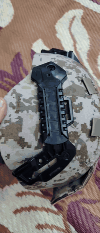 خوذة البيع اصلية حجم M صغيرة سعرة 70الف حناكية اصلية ام كاك اسود سعرة ...