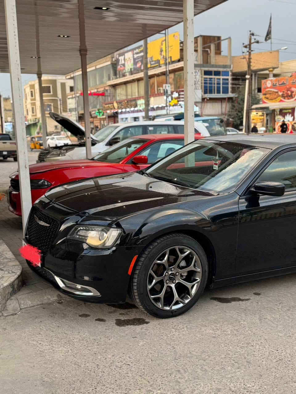 أوباما 2018 300s وارد كندي فول مواصفات ما عده الفتحة معروفة المواصفات مكفولة ما عده قطعه وحده مبدلة اصلي نفس الون بدون صبغ السياره نظيفة كلش سعرهة 225 وبيهة مجال للتواصل *********** مكان اليصره التنومة شارع الواء
