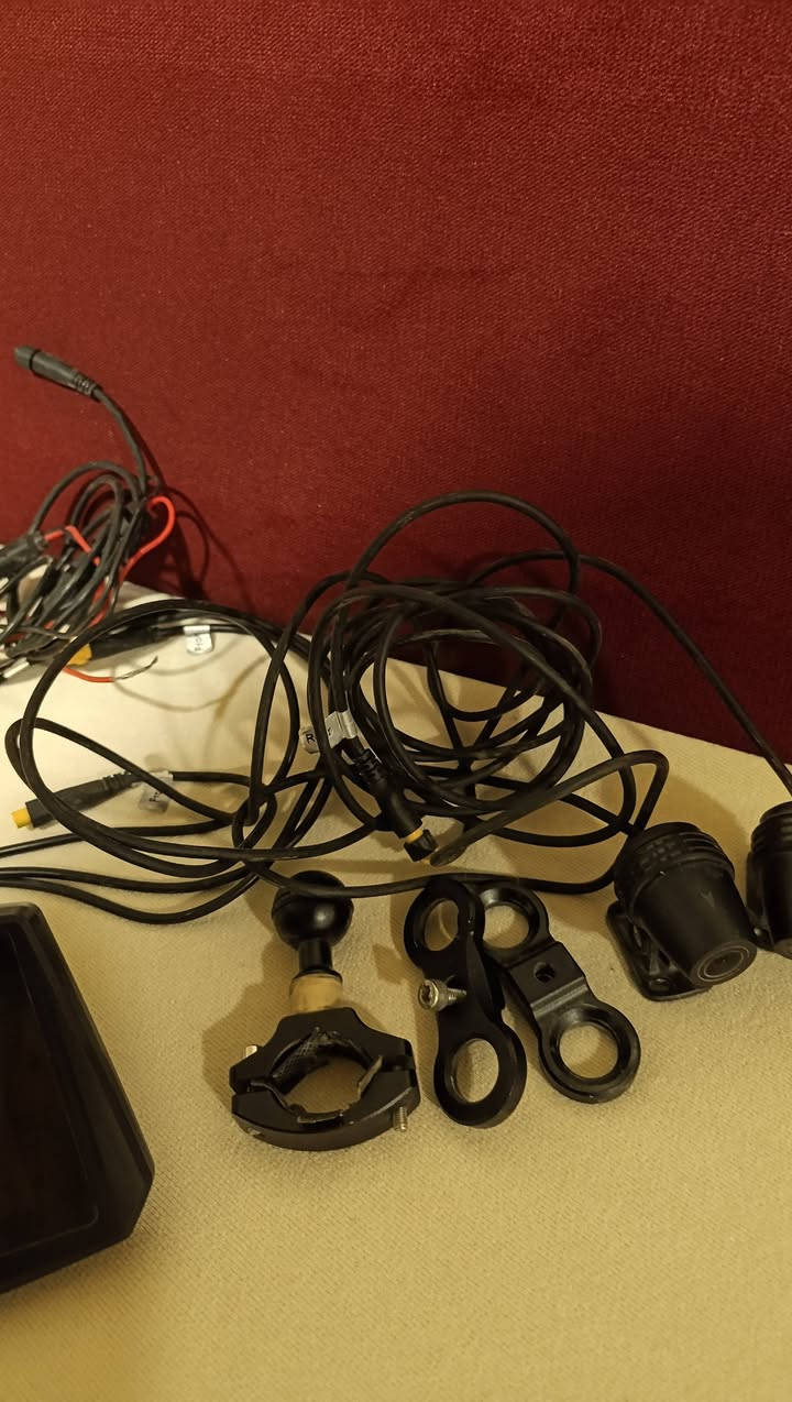 السلام عليكم كاميرات دراجه مع شاشه نضيفات السعر 125 وبيهن مجال العنوان بابل حله قرب  جسر بته رقم الهاتف ***********
