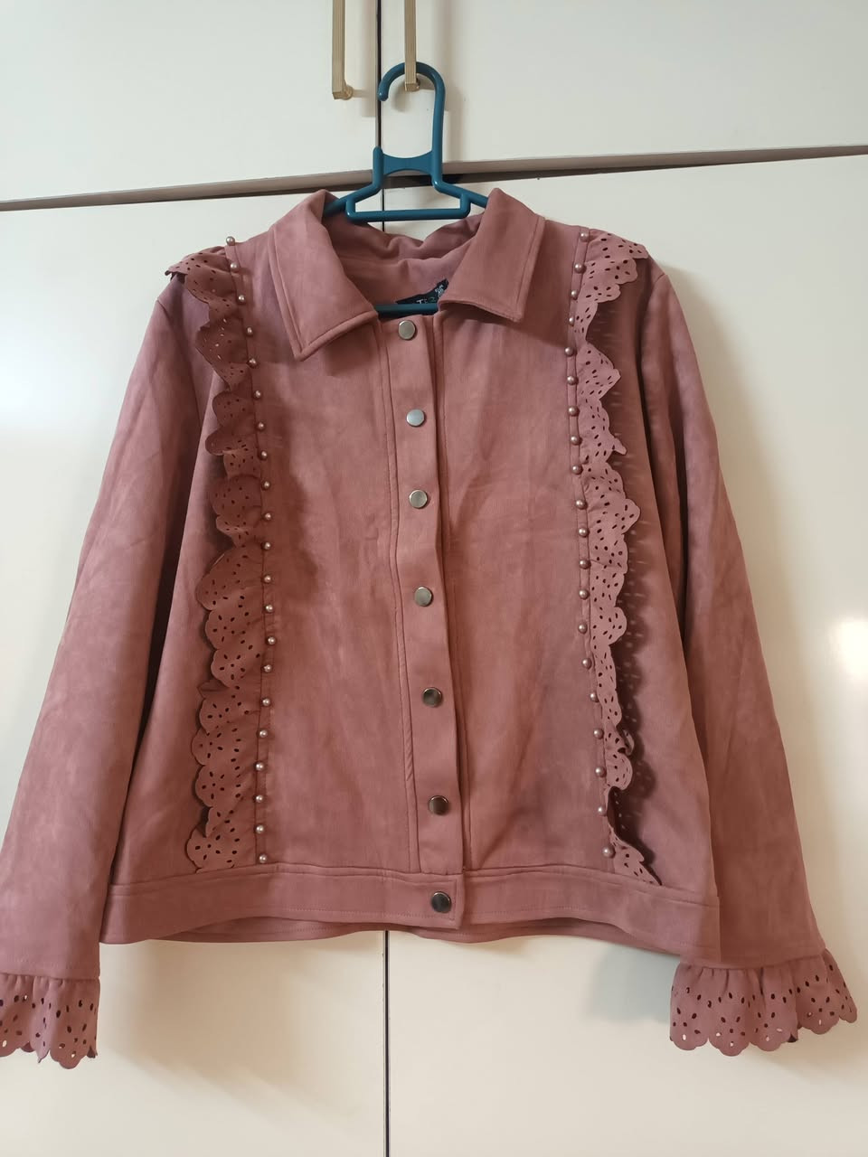 جدد ولله لبسه وحده 
سعر قطعه ٢٠ 
متوفر توصيل فقط بغداد بخمسه


**إذا كنت صاحب هذا الإعلان وتريد حذفه لأي سبب، رجاءا أرسل رسالة إلى الدعم الفني**