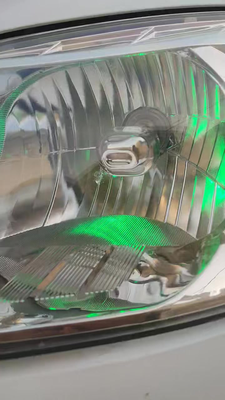 رمضان كريم اخون افيو موديل ٢٠١١ مفتوح رقم كربلاء سياره مكفوله من ضربه وتبديل فقط مكانين صبغ وبارد اباب السائق سياره حلوه وجاهزه مكينه كير حداديه تبريد شغال عايز غاز تاير جديد *********** مكان مشخاب
