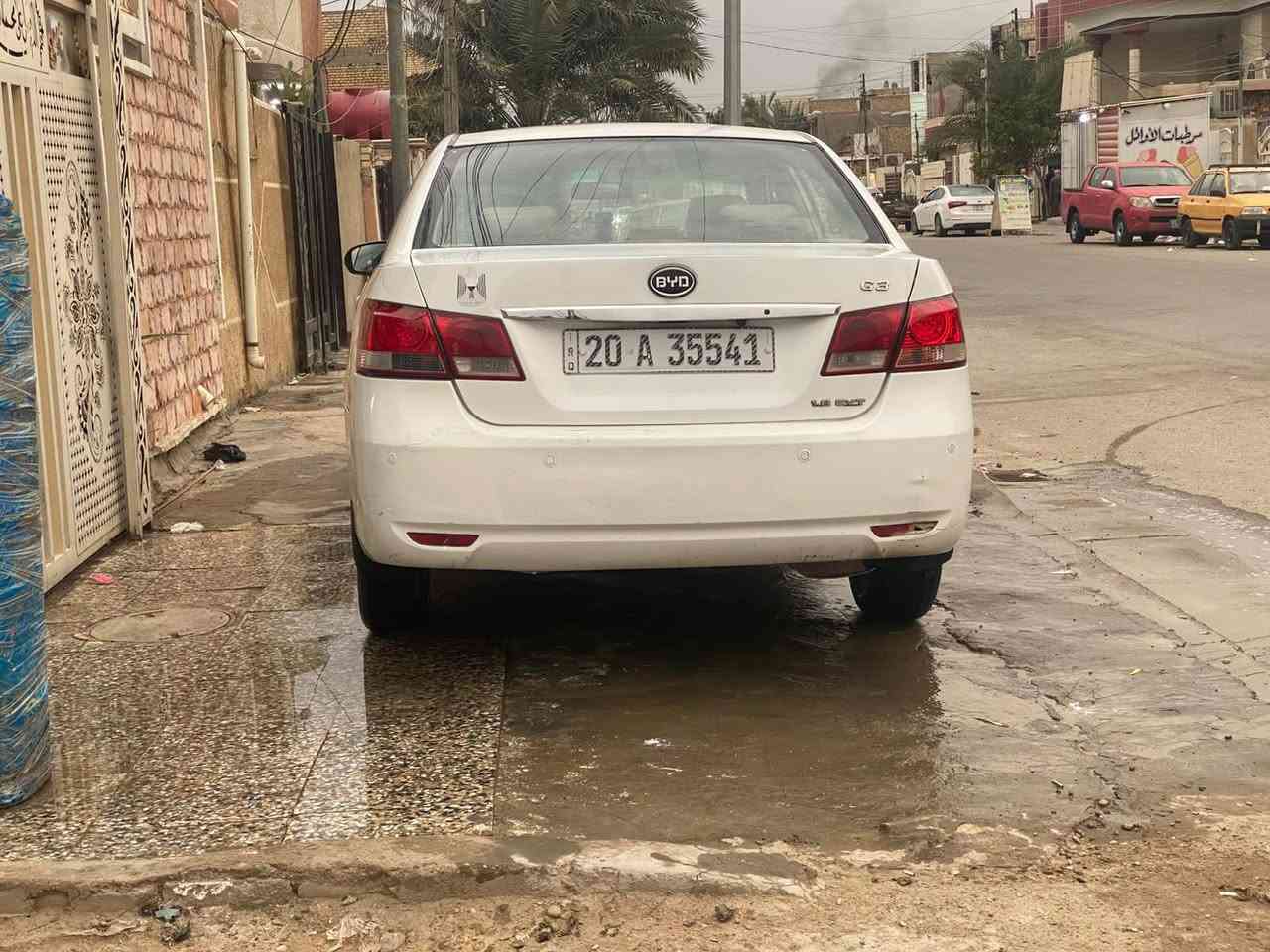 BYD 2013 ابيض خصوصي
رقم ديالى سنويه 2027بدون حادث
سياره جاهزه من كلشي نضيفه جداً 
تدفئه شغاله تبريد
تحويل مباشر  بأسمي 
سياره مال بيت  صدرها نظيف 
شاشه 
كامرا 
بصمه 
فتحه 
اشاير بالمريات

فووول الفول 
جاهزه ترايك وين ما يعجبك
السعر(57)بيها مجال بسيط
العنوان :بغداد حسينيه راشديه
للاستفسار :***********
