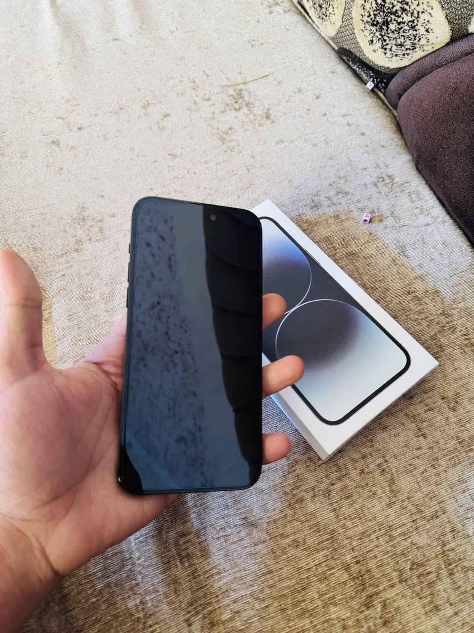 ايفون 14 برو ماكس 
ذاكرة 256 دبل سيمكرت 
نموذج M بطارية 92 شرط ما مفتوح ضد الماي 
نورمال حاسبة وكلة شرط 
سعر 770 الف بيع فقط 
‭0789 077 4051‬
