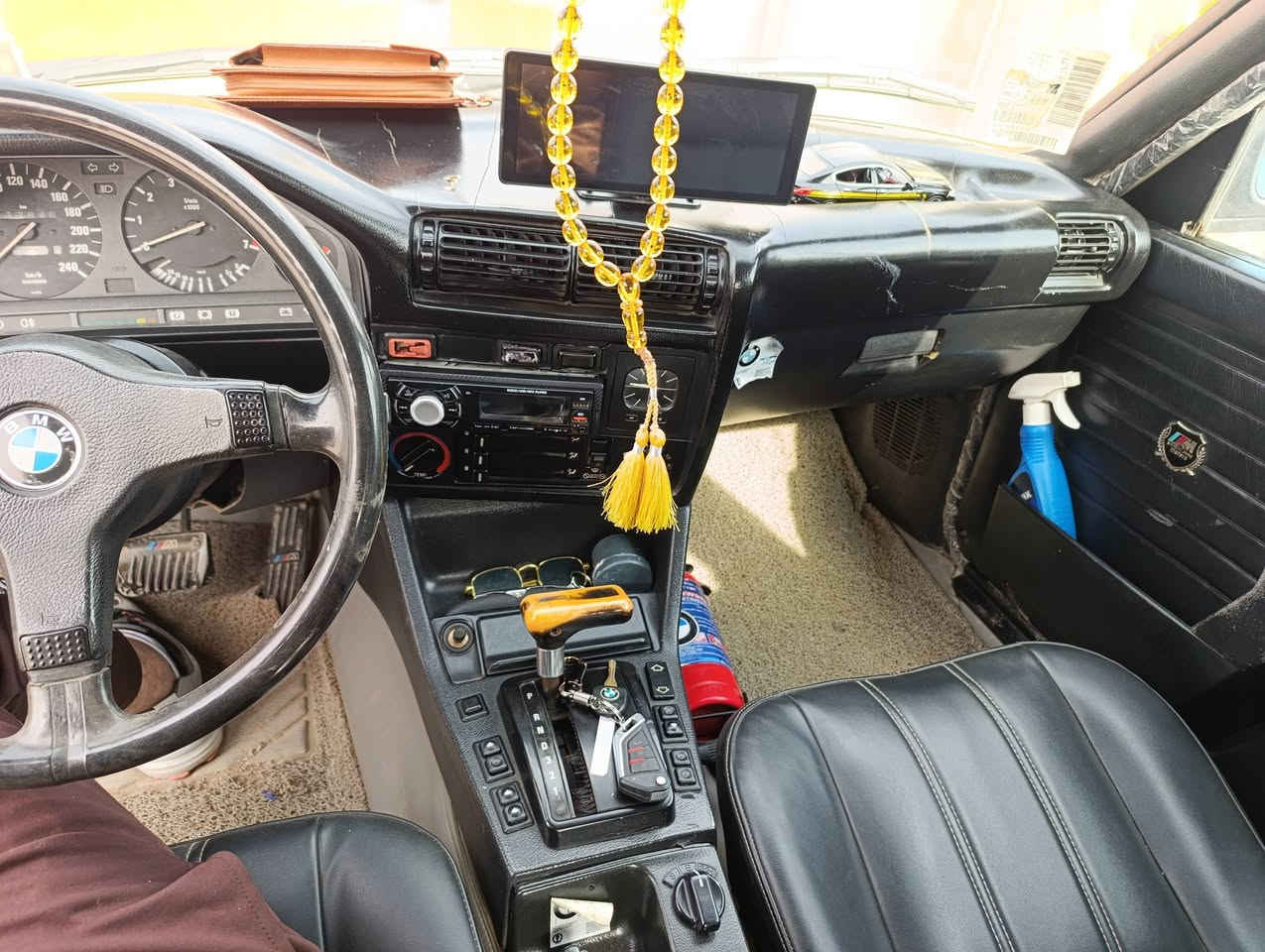 السلام عليكم 
BMW e30 اذا اكو مراوس برينو  نظيفه كير عادي ويفضل مكان ديوانيه ***********
