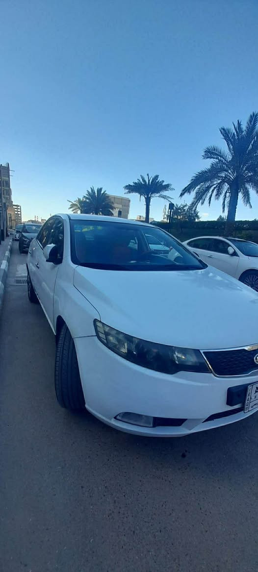 سيراتو للبيع موديل 12
سنوية 2028 تنتهي 
بيها جاملغ وبونيد بدون اي دواخل وايرباك بشرط 
السعر 95

‭0770 999 8735‬ بغداد, العراق
