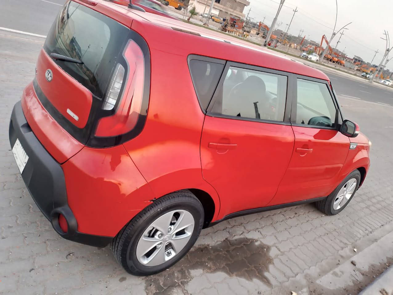 سلام عليكم كيا صوال موديل 14 تحويل  مكينه2000جهازه كير محركه تبريد تخم تاير جديد 
سعره 95 
مكاني بصره 
 ***********
