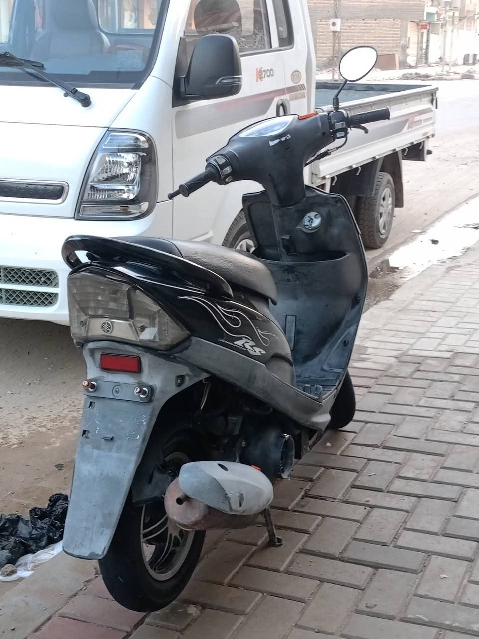 سلام عليكم دراجه ماكس عدله كفاله من كلشي دراجه حلو تخبل شلعه معدل  كلشي بيه شغال لايت بكلايت اشاير يمنى يسره سلف وهندر نكره ومماشيه هواي بس 11 الف ختم واحد وي ممكينه وناعمه ميكنته دراجه نضيفه ميحتاج اسولف عنه سعره 900 وبيه مجال رقمي لتواصل *********** واتساب وماسنجر فقط
