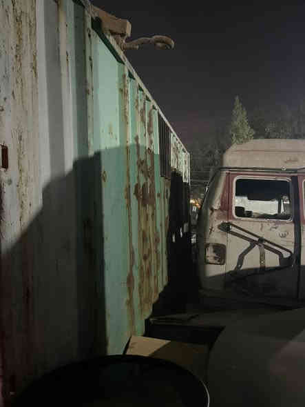 سلام عليكم حاويه للبيع 6 م 
بغداد - البنوك 
9 اوراق 
***********
