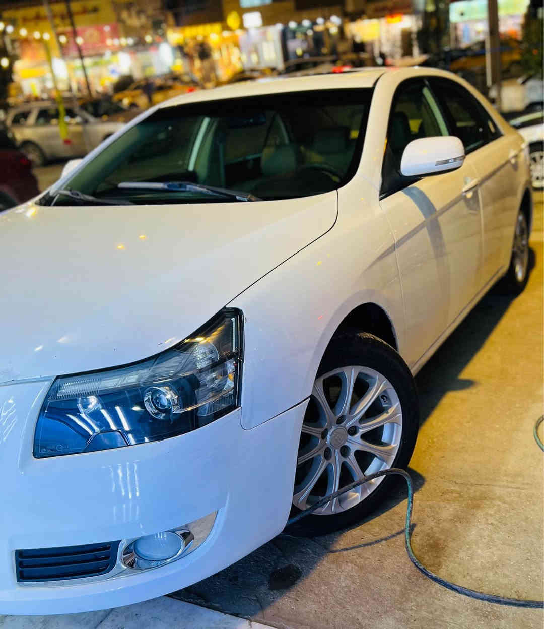 للبيع2013 السعر 78 وبيه مجال بسيط سونر مرفق السياره رقم بغداد بأسمي جديده جداً فول مواصفات محرك مسيوبوشي 2000 فتحه السياره كله بلاديه بدون جراد ويل كب السياره مناقصها اي شي مكان السياره بغداد الكاضميه 
*********** بغداد, العراق
