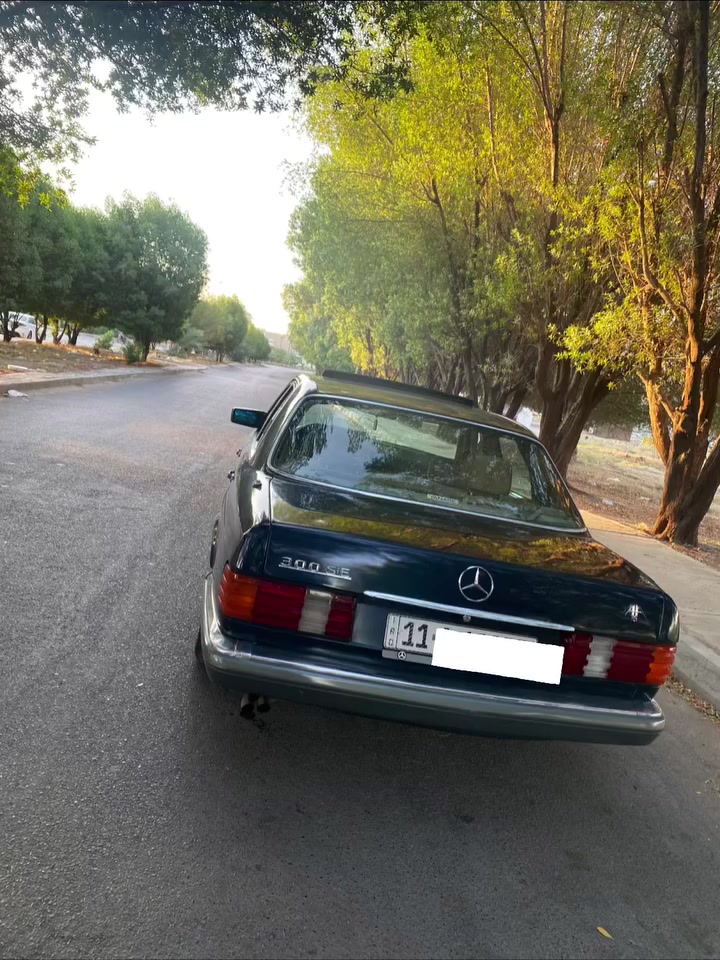 مارسيدس جامبو موديل 1987
300SE 
لون نيلي 
مصبوغه عام للجماليه 
بدون ضربه 
قواعد دبل مكفولات 
صدر امامي خلفي جديد 
تبريد شغال 
جميع كهربائيات السياره شغاله ماعده الفتحه ..قمجي فالت فقط
مكينه قبغ اسود مكفوله 
كير مكفول 
لايوجد اي مشاكل ميكانيكيه بالسياره 
داخل السياره مخمل عسلي نضافه 80‎%‎ 
جام كهرباء 
كراسي كهرباء 
سيتم صوت شغال 
السياره جاهزه من كلشي 
مكان السياره بغداد الكاضميه 
سعر 69 ورقه وبيهه مجال للشراي 
رقم : ***********
