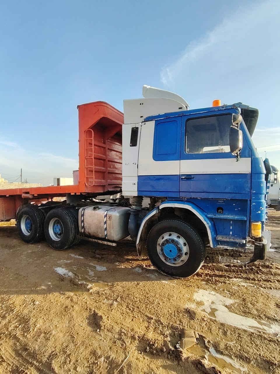 سلام عليكم. سكانيا للبيع موديل 88.مجموعه باجر 19.كير 5ب5. باچ بطن  تخم تاير. رقم مثنى.
العنوان ميسان (العماره). للاستفسار اتصال على الرقم ***********.الموشراي لايتصل، بس الراس للبيع
