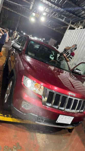 السلام عليكم 
جيب 2013 خليجي رقم بغداد 
لمتدد فول الفول مواصفات 
جكات
بانورما
كشنات تدفىه تبريد امامي خلفي
شاشه كامره مري قلاب
مكينه3600
فول سياره لمتدد 
تشغيل عن بعد 
حساسات مامي خلفي 
بيه بارد جاملغ امامي 
صدر السياره كله جديد

مكان السيارة بغداد/ السعر 188 وبيه مجال رقمي 

*********** بغداد
