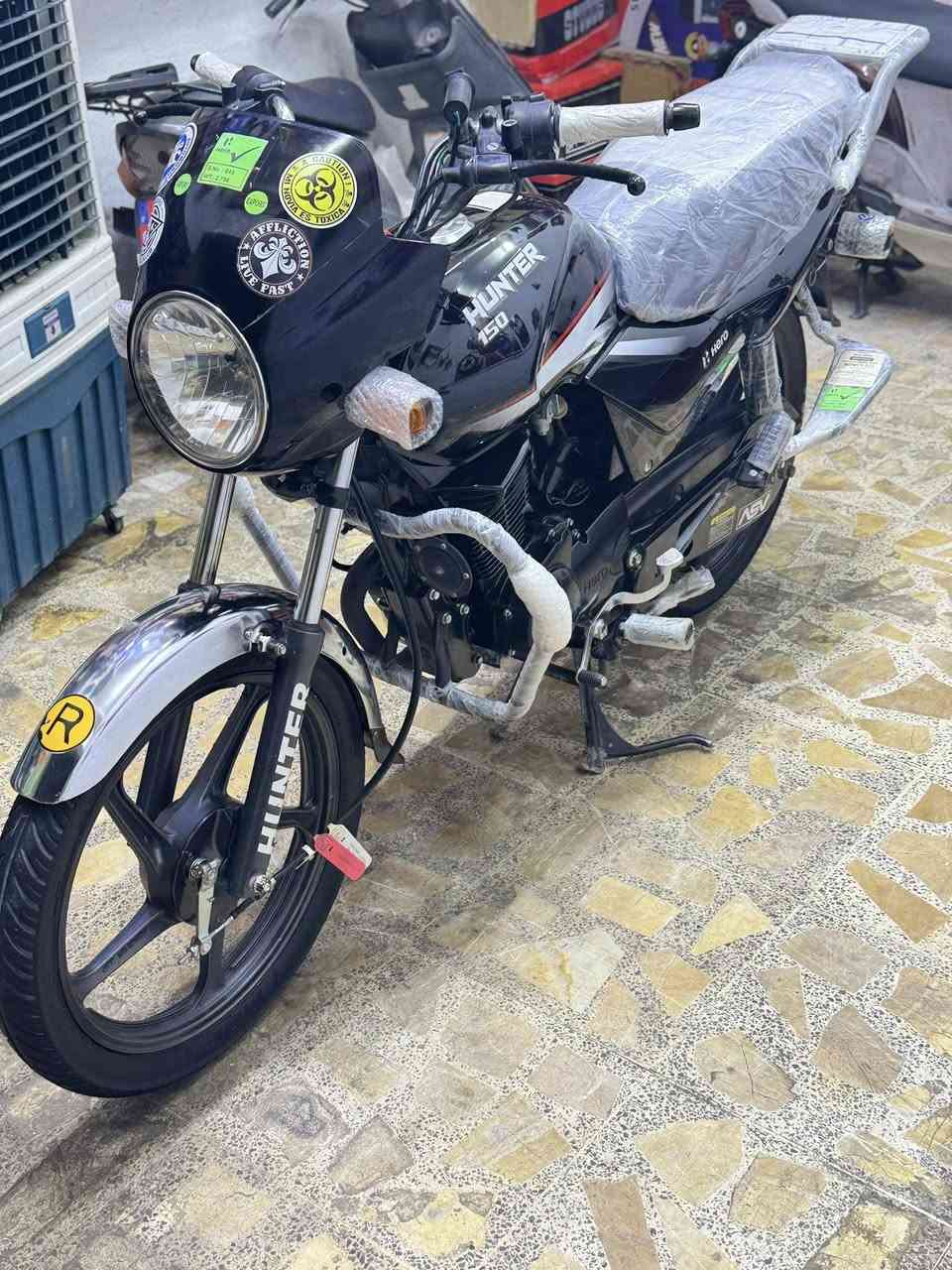 سلام عليكم 
هيرو هنتر 23 دراجه جديدة 
مكفولة من كلشي أوراق كاملة
ماعوزه اي شي دراجي يمي بالمحل
***********
