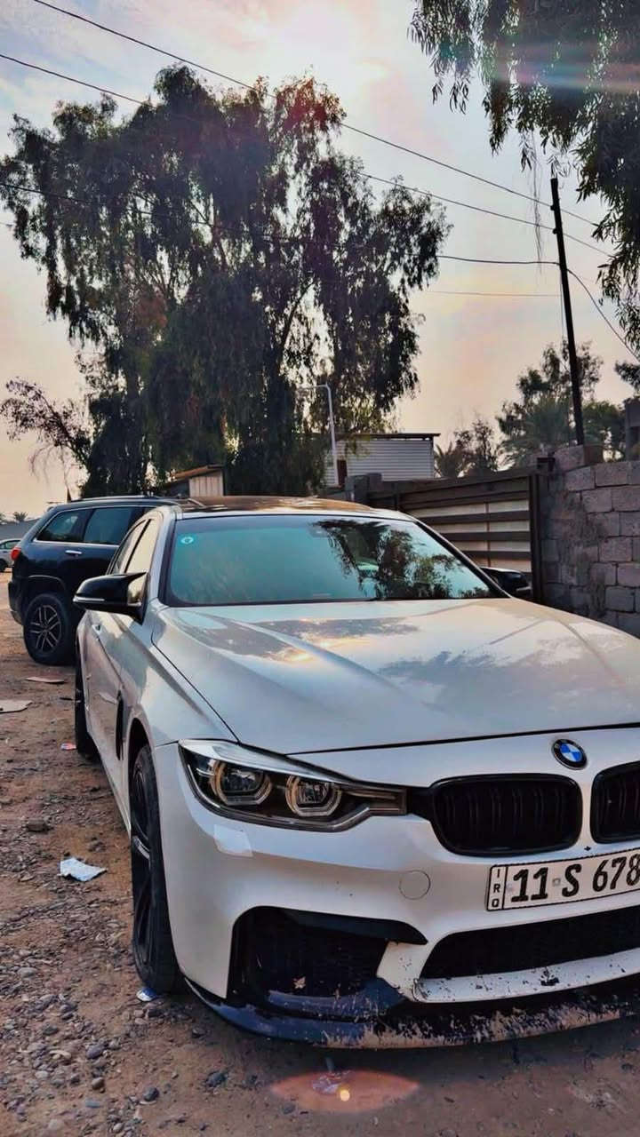 السلام عليكم
BM 330i
ام ثري موديل 2018 فول مواصفات السيارة ماشية 137 كيلو 
حادثهة بنيد من امريكا وبالعراق بيهة جاملغ انصبغ السيارة بيهة قطعتين صبغ عارضهة ب 140 وبيهة مجال 
مكان سيارة بغداد
***********
