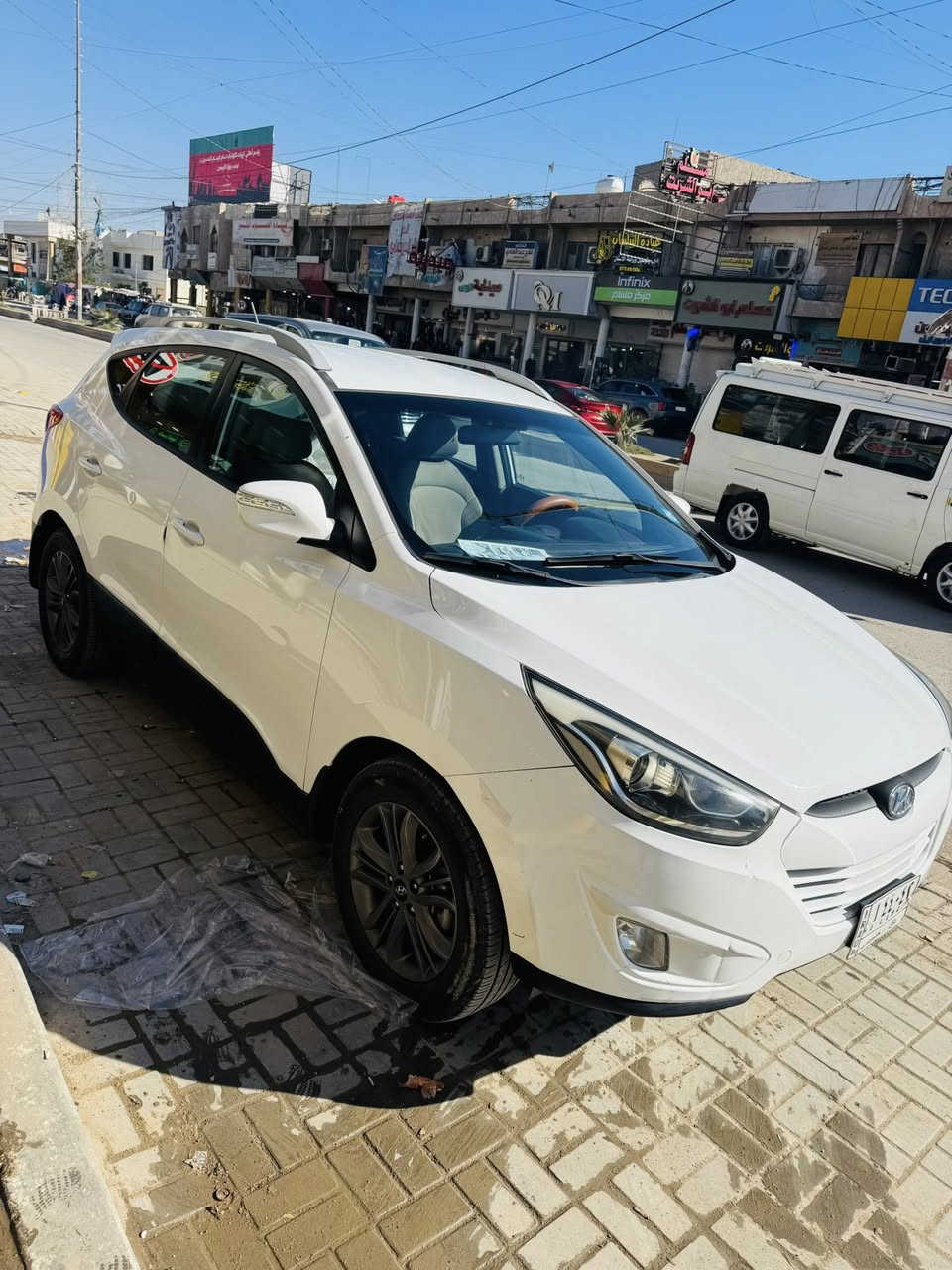 السلام عليكم توسان 2014 خليجيه 
رقم بابل مكينه 2000
السياره حلوه وجاهزه وسونارها موضح بلصور 
فقط شبر صبغ بلجنطه 
السعر 145 وبيها مجال بسيط 
ومكانها كربلاء طويريج  ***********
