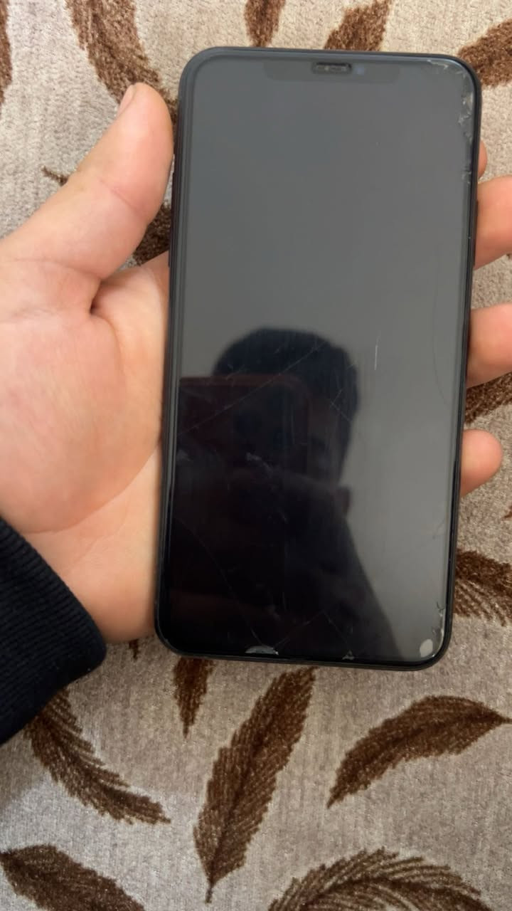 السلام عليكم ايفون 11برو ماكس  جهاز نضيف جدا شاصي شخط مابي صرف مبدل بطاريه وشوف عينك مال ابل الاصليه ابد متصرف الله شاهد ذاكره 256 السعر ٤٠٠مكاني الفلوجه رجاءا الشراي يتصل فقط ***********
