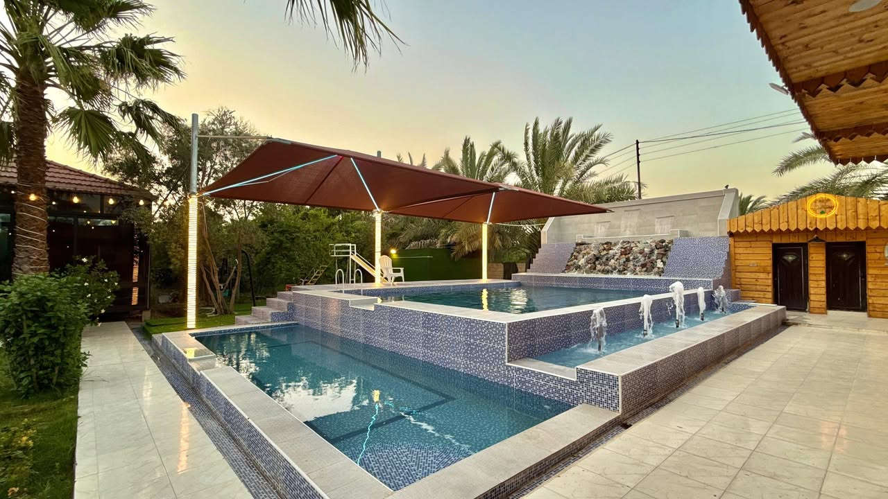 🌴🏡 مزرعة بيت الطيب 🏡🌴

إذا تريد تقضي أحلى الأوقات ويه الأهل والأصدقاء بأجواء كلها راحة وخصوصية ووناسة 😍
مزرعة بيت الطيب توفرلكم كلشي تحتاجوه حتى يكون يومكم كامل ومميز ✨

🔹 مسبح كبير ونظيف ومجهز بالكامل 🏊
🔹 جلسات عربية تراثية مرتبة ومريحة ☕
🔹 حدائق ومساحات خضراء واسعة 🌳
🔹 ألعاب أطفال آمنة وممتعة 👧🧒
🔹 بليارد وطاولات تسلية 🎱
🔹 منضدة وفيشة للشوي والجلسات 🔥
🔹 إنارة ليلية وأجواء هادئة 🌙
🔹 أماكن تصوير جميلة 📸
🔹 خصوصية تامة للعوائل
🔹 مناسبة للحفلات وأعياد الميلاد واللمات الحلوة 🎉
🔹 خدمات متكاملة وراحة طول اليوم 💚

عيشوا أجواء الراحة والاستجمام بمكان يجمع الفخامة والبساطة بنفس الوقت 🌿✨
مزرعة بيت الطيب… المكان اللي يخلي يومكم ذكرى حلوة ما تنسى 🤍

📍 للحجز والاستفسار 
الاتصال ع الارقام التالي 
***********
***********
***********
العنوان صلاح الدين قضاء -بلد-
علماً ان المزرعه موثقه ع تطبيق اجرلي
