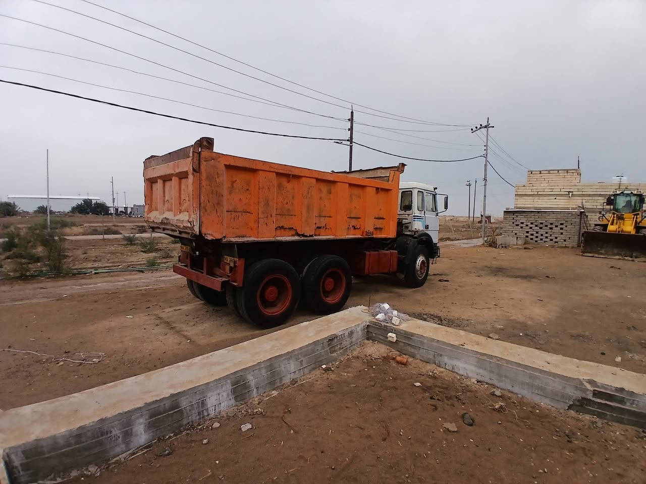 السلام عليكم من.ر خصت الادمن فيكو البيع مكينة ٨حجم ٢٥ كير١٣٠ تيرات نص عمر رقم بصرة الماني سعر٦٥ المكان البصرة القرنة ***********
