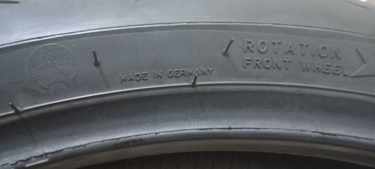 تاير امامي 120/70 صناعة المانية جديد ما مستخدم يوجد توصيل داخل بغداد السعر ٤٥ وبي مجال 
***********
