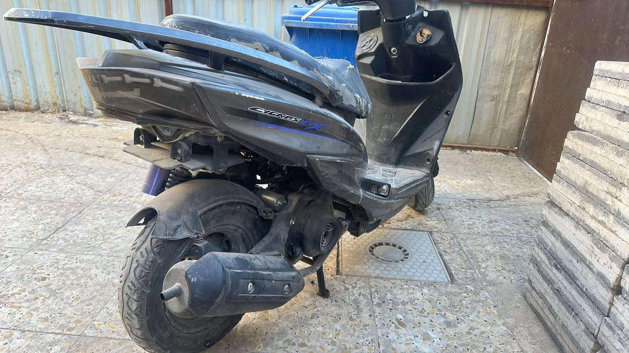 السلام عليكم دراجه سكنس مظلع حديث محرك ابلادي مامفتوح كهربائيات كله شغاله سلف هندر استان تعليك استان صفح جوزة ابلادية عوزة بس بجم لايت موجود وكفر لايت موجود العنوان بغداد شهداء البياع 
الاستفسار ‭+964 776 834 7543‬
