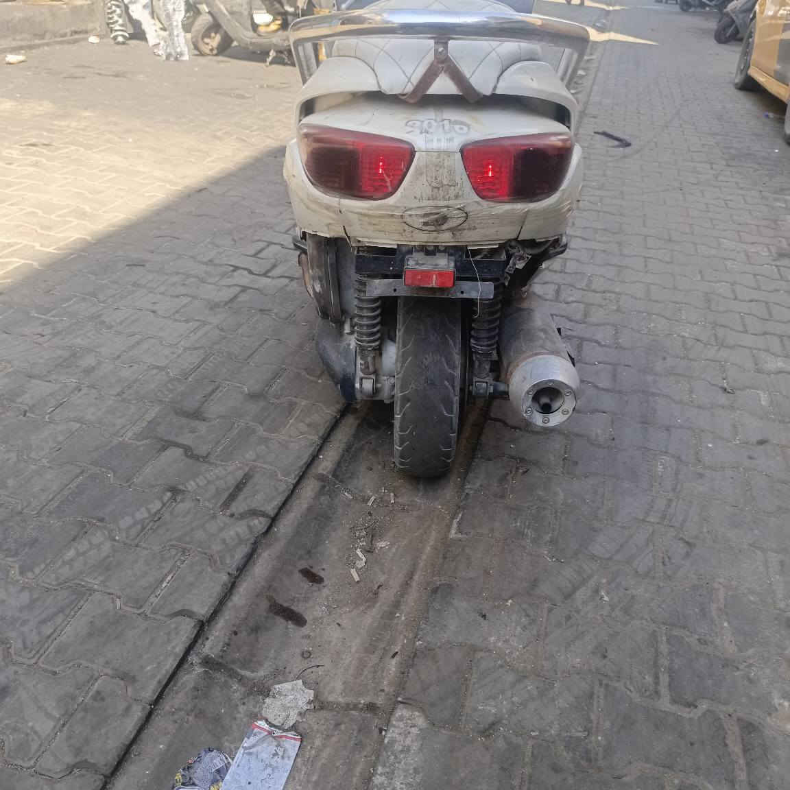 سلام عليكم دراجه فورزه صفر 9 دراجه خير من الله شرط مكينه خرسه وخير من الله سلف نكره بل وقت دراجه جنت تاركه وهسه نكره بكل وقت اشاير لايت هورن كلشي بيها شغال كيلو متر رون حماوه بانزين كلشي يتشغل هاي كفراتها كدامك شوفها سعرها 525 بيها مجال بسيط لشراي يتصل على الرقم او خاص *********** بغداد, العراق
