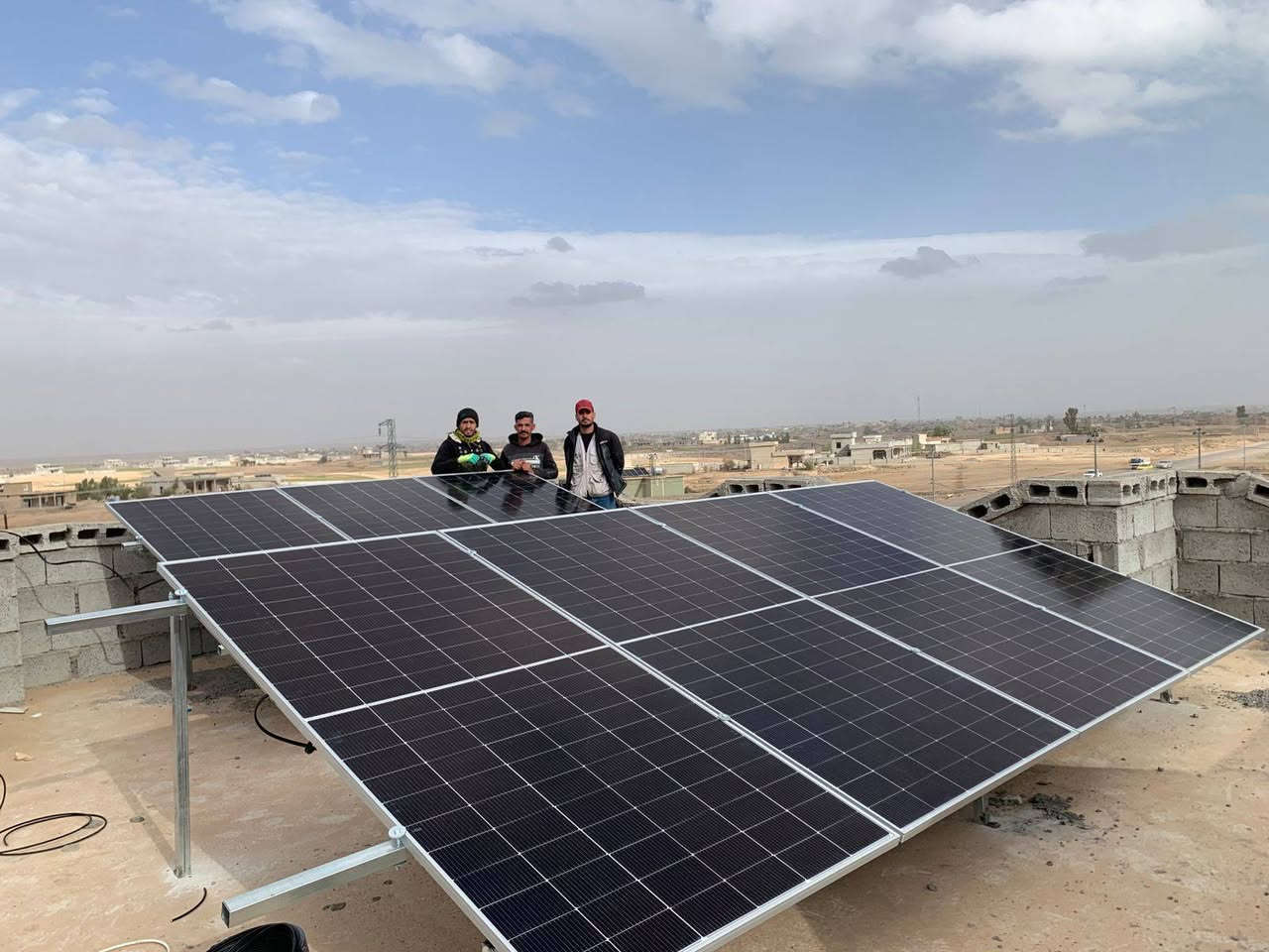 بفضل الله وبحمده قامت كوادر شركتنا (شركة المهندس للطاقة الشمسية) بنصب منظومة طاقة شمسية منزلية لأحد زبائن شركتنا
العرض الاقوى تحطيم الاسعار 🔥 🔥 🔥 🔥 🔥 🔥
العرض الاول 🔥 🔥 🔥
السعر : 4،000،000 نقدا
السعر : 5،000,000 قسط 
القسط الشهر 277 الف فقط
القدرة : 15 نهاري و 15 ليلي 
الألواح: 620 واط ضمان 15 سنة  عدد7
البطارية: ليثيوم حجم 15 كيلو واط ضمان 5 سنة
الانڤيرتر :  حجم 6 كيلو مع واي فاي مدمج ضمان 2 سنة 
العرض الثاني 🔥 🔥 🔥
السعر :  3,500,000 نقدا
السعر :4,500,000 قسط
القسط الشهري250 الف فقط
القدرة : 10 نهاري و 10 ليلي 
الألواح: 610 واط ضمان 15 سنة  عدد 5
البطارية: ليثيوم حجم 10 كيلو ضمان خمس سنوات
الانڤيرتر :  حجم 6 كيلو مع واي فاي مدمج ظمان 2 سنة
العرض الثالث 🔥 🔥 🔥
السعر : 2.750،000 نقدا
السعر : 3,750,000 قسط 
القسط الشهري 208 الف فقط
القدرة : 10 نهاري و 7 ليلي 
الألواح: 620 واط ضمان 15  سنة عدد5
البطارية: ليثيوم حجم 7 كيلو ضمان خمس سنوات
الانڤيرتر : حجم  4 كيلو ضمان 2 سنة 
العرض الرابع 🔥 🔥 🔥
السعر : 2،250،000 نقدا
السعر : 3,250,000 قسط
القسط الشهري 180 الف فقط
القدرة : 8 نهاري و 5 ليلي 
الألواح: 620 واط ضمان 15 سنة  عدد 4
البطارية: ليثيوم حجم 5 كيلو ضمان خمس سنوات
…………………………………………
المنظومات الحامضية  
العرض الاول  🔥🔥🔥
السعر: 2.400.000 نقدا 
السعر: 3.150.000 قسط 
القسط الشهري 210 الف فقط 
القدرة: 9نهاري و6 ليلي 
الالواح : 620 واط ضمان 15 سنة عدد 4 
البطارية: اوكايا 200امبير c10 عدد 2 ضمان 1 سنة 
الانڤيرتر : حجم 4.2KW ضمان 1 سنة 
العرض الثاني 🔥🔥🔥
السعر: 1.550.000 نقد 
السعر: 2.250.000 قسط 
القسط الشهري 150 الف فقط 
القدرة: 7 نهاري و 3 ليلي 
الالواح: 620 واط ضمان 15 سنة عدد 3 
البطارية : اوكايا 200 امبير c10 عدد 2 ضمان 1 سنة 
الانڤيرتر : 4.2KW ضمان 1 سنة 
 #شركة #المهندس #للطاقة #الشمسية 
كركوك - الحويجة - شارع المشاتل قرب جامع كامل الحاج صكر مجاور شركتي الدليان والصبحي للحجم والعمرة 

***********

للحجز و الاستفسار
مدير شركة المهندس للطاقة الشمسية  
ربيع سامي الجبوري 
⁨ ***********
مهندس سعد 
***********
انور الفرحان 
مدير المبيعات 
***********
مهندس الصيانة 
عزيز الفرحان 
***********
 عمر الفرحان 
***********
