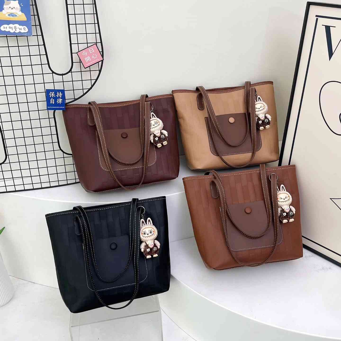 حقيبه نسائي 😍 جمال ونزاكه
كوالتي جدا عالي خامه كلششش حلوه
وراقيه
 🛑 السعر فقط 9500 😍
فحص وتأكد قبل الاستلام اذا معجبكم يرجع مع المندوب 😍
متوفر توصيل لجميع محافظات العراق

للطلب تواصل دايركت
او
واتساب ***********
