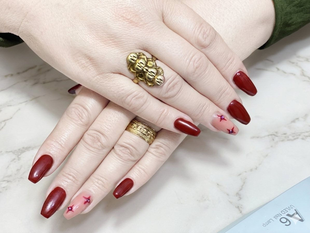 بنات هذا شغلي وهذا رقم الحجز *********** مكاني بغداد الحريه حي السلام شارع ٣ استغلو العروض تجنن😍😍 الاسعار موجودة داخل الصور
