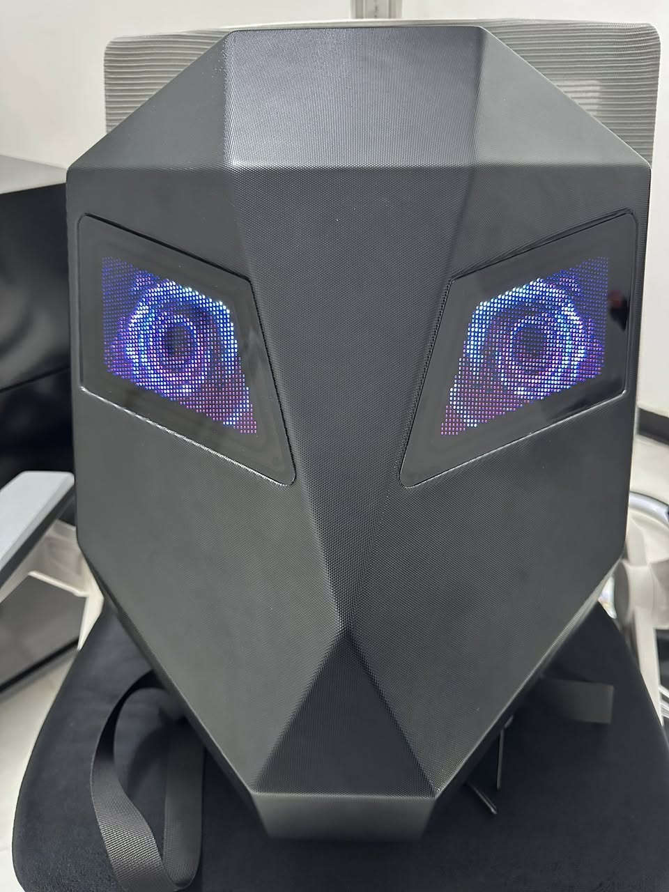 جنطه ام العيون الاصليه براند lOY eyes 👀
مستخدمه مرتين فقط يجي وياها بور شحن و حقيبه لحمايتها من الخدوش
السعر 105 الاف دينار عرائي 😁
مكاني حي الوحده ماعندي توصيل
تجي تفحص وتاخذ .


**إذا كنت صاحب هذا الإعلان وتريد حذفه لأي سبب، رجاءا أرسل رسالة إلى الدعم الفني**